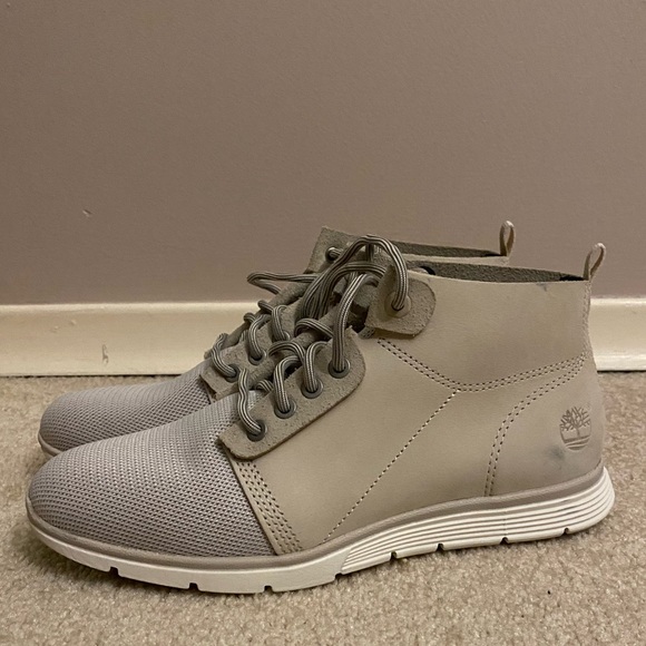 Women Timberlands - Picture 1 of 6